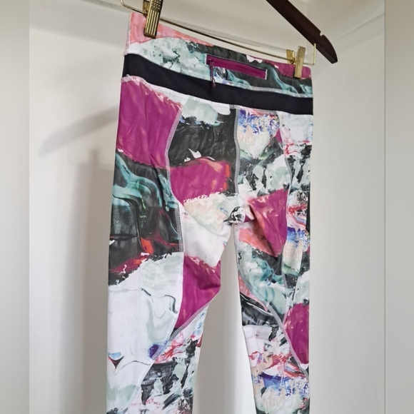 Lululemon Women's Capris Size 4 - Picture 9 of 12